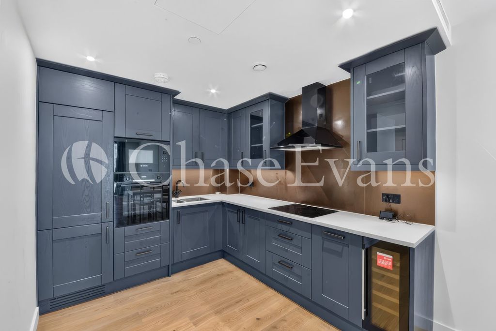 Property photo 2 of 19 Kitchen