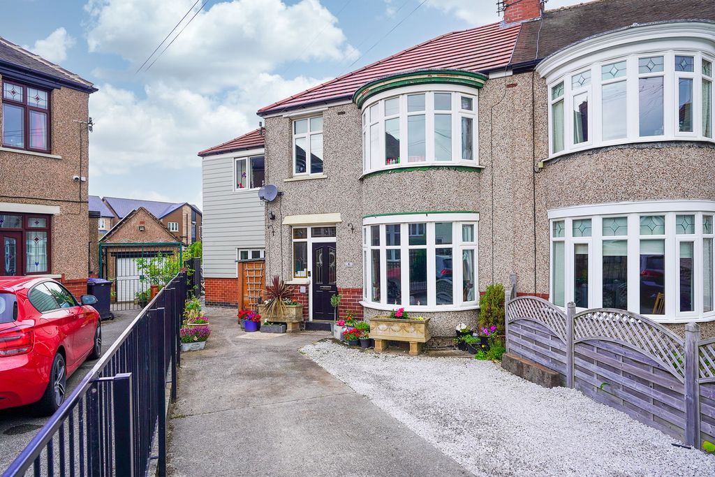 Property photo 1 of 32