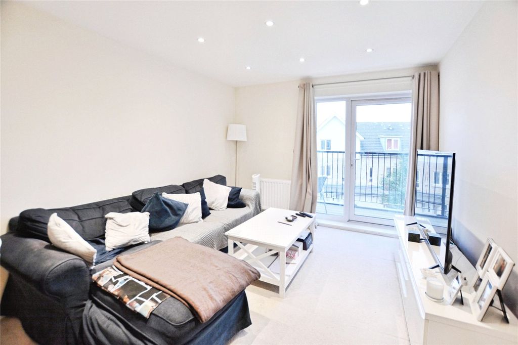 Property photo 2 of 7 Living Room