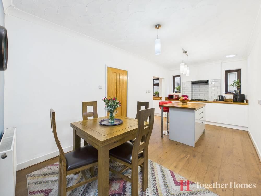 Property photo 2 of 23 Diner/Kitchen