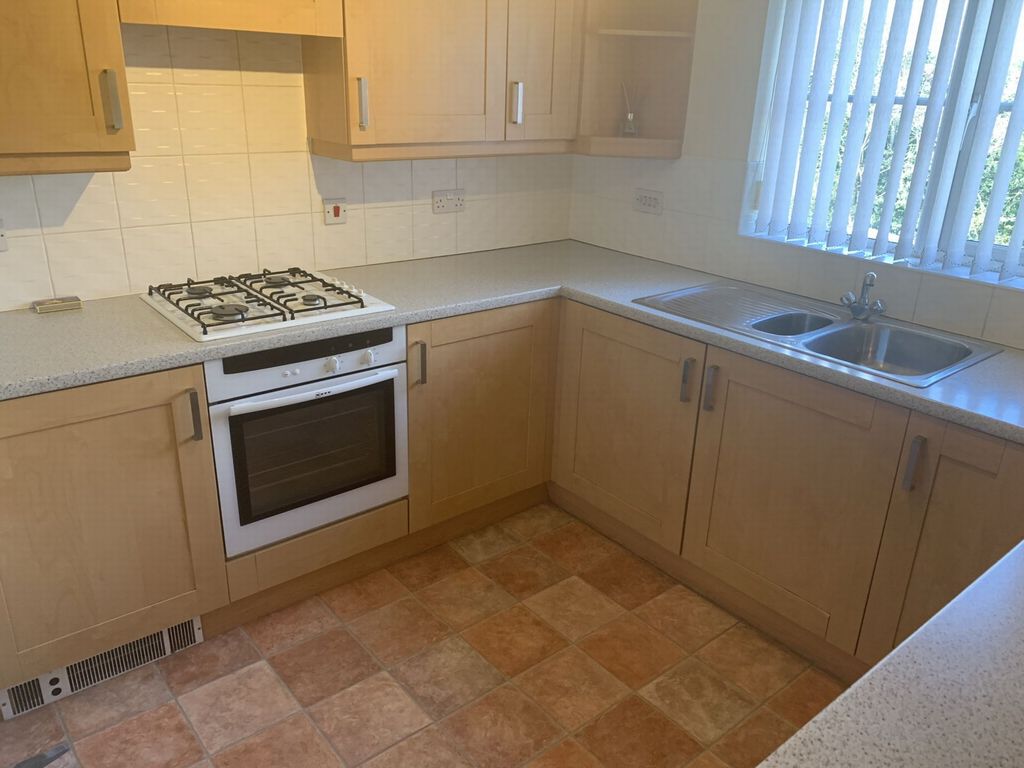 Property photo 2 of 7 Kitchen