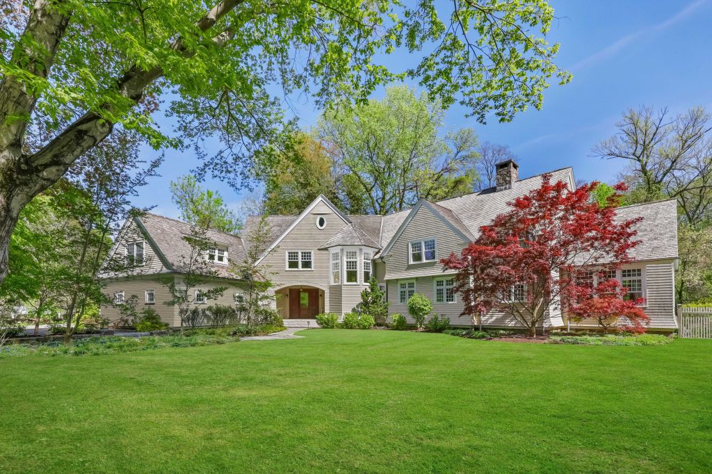 Property photo 1 of 31