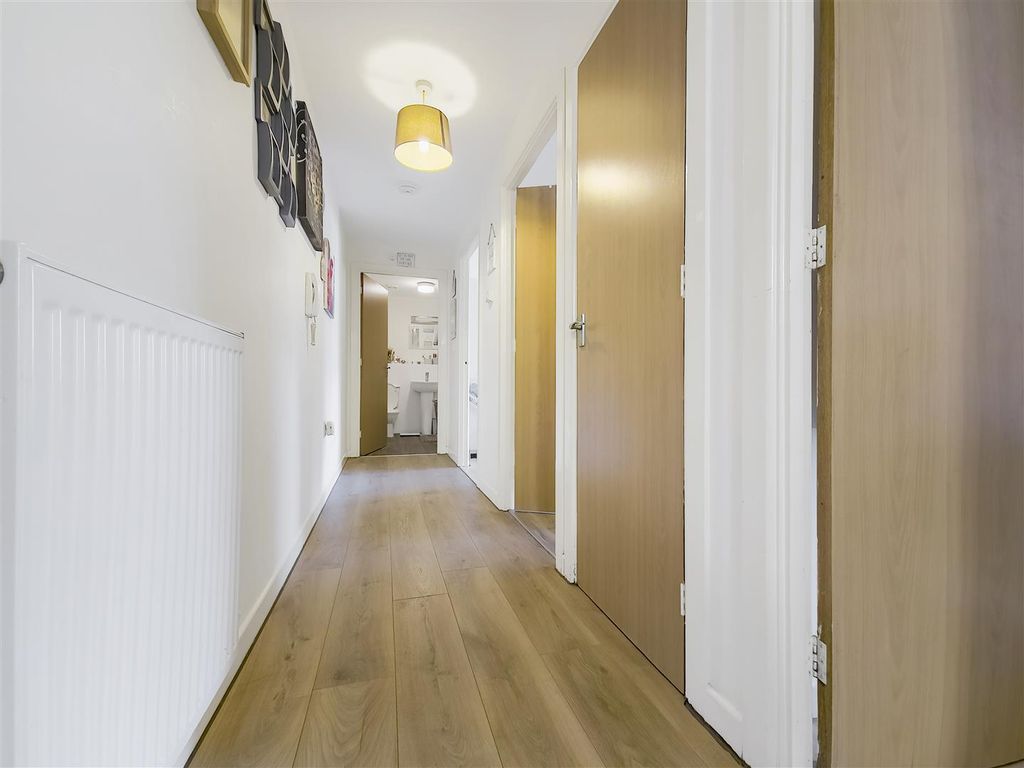 Property photo 3 of 11 Grants Yard, Burton On Trent (14).Jpg