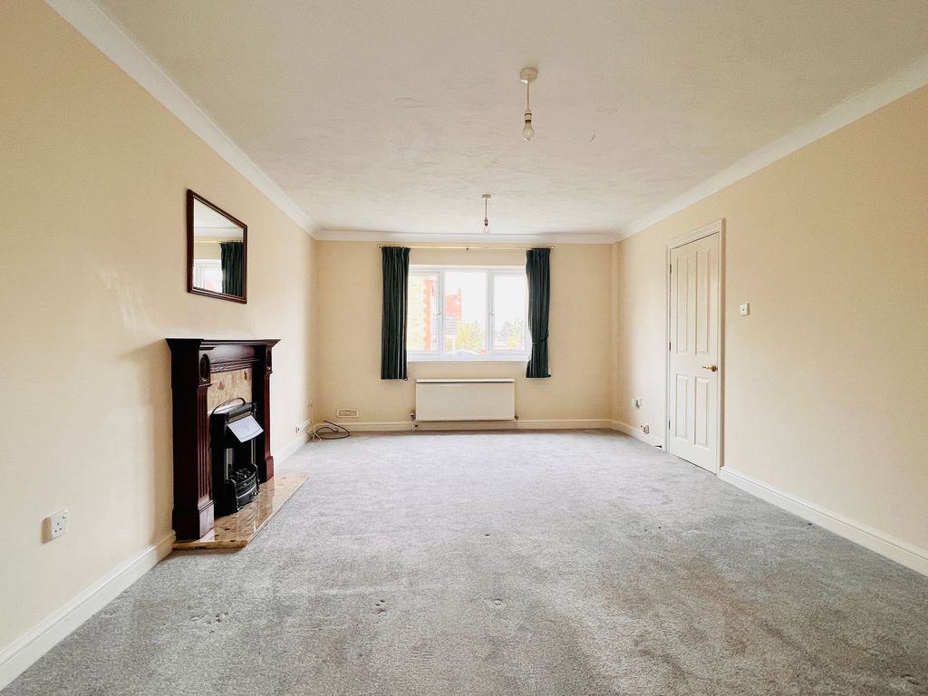 Property photo 2 of 20