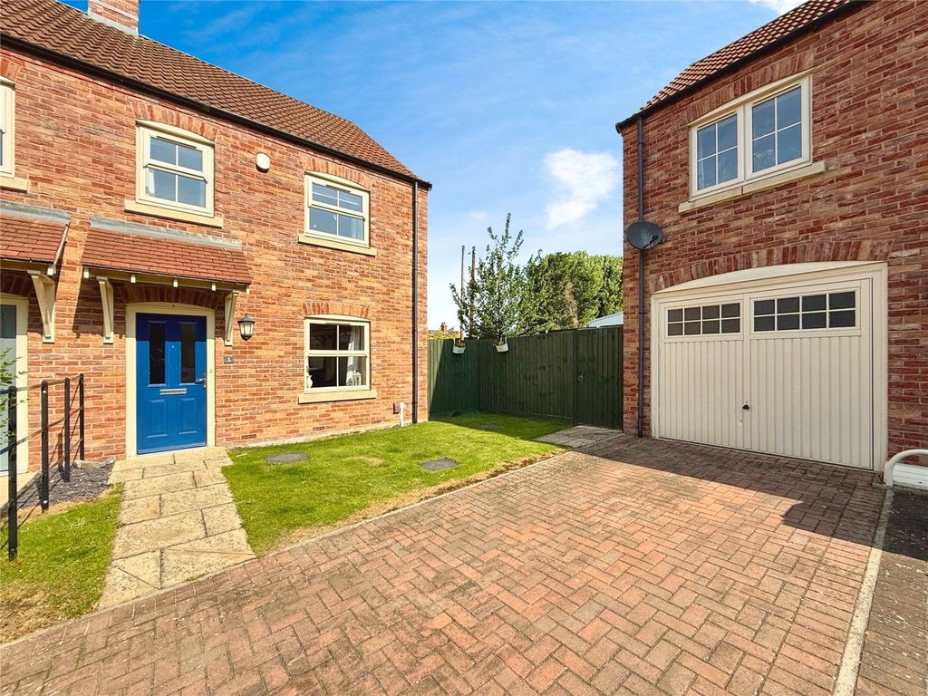 Property photo 1 of 16 Picture No. 03