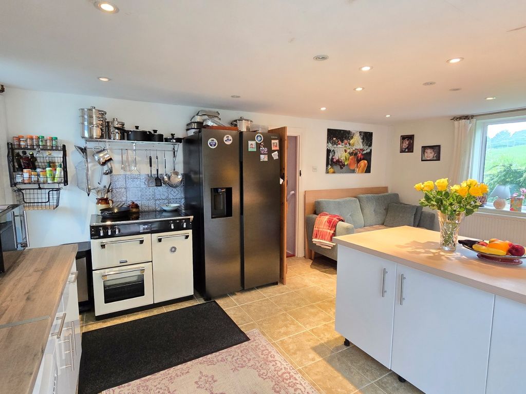 Property photo 2 of 20 5265863