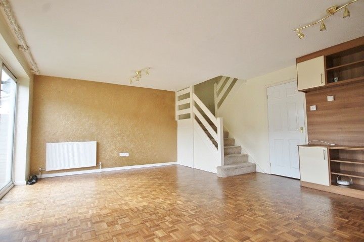 Property photo 1 of 13 Lounge