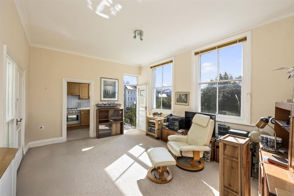 Property photo 3 of 16 Park Crescent Terrace 24, Flat 9-008(1).Jpg
