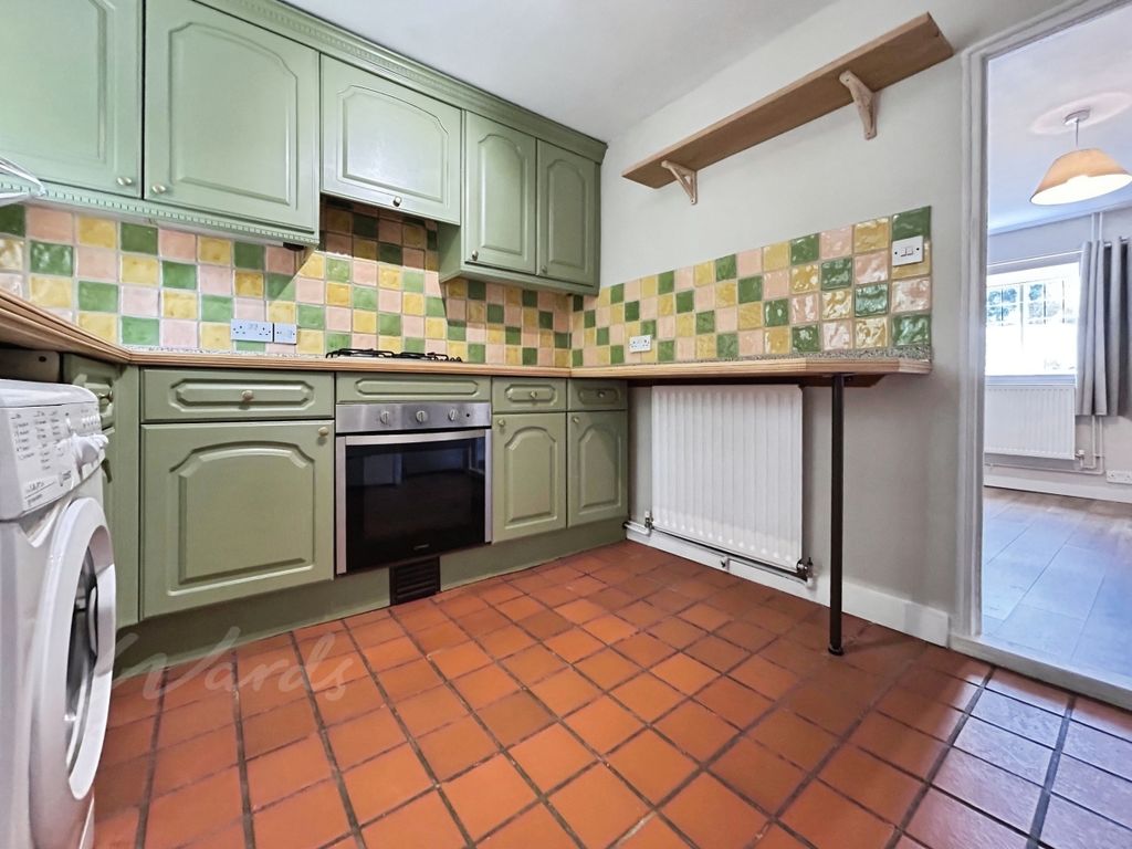 Property photo 3 of 10 Kitchen