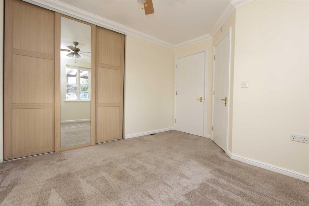 Property photo 3 of 8