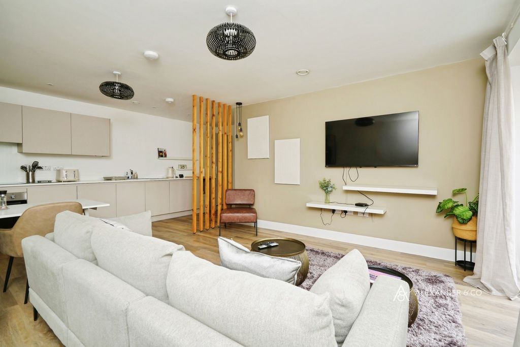 Property photo 2 of 15 Pbox-Img.Jpg