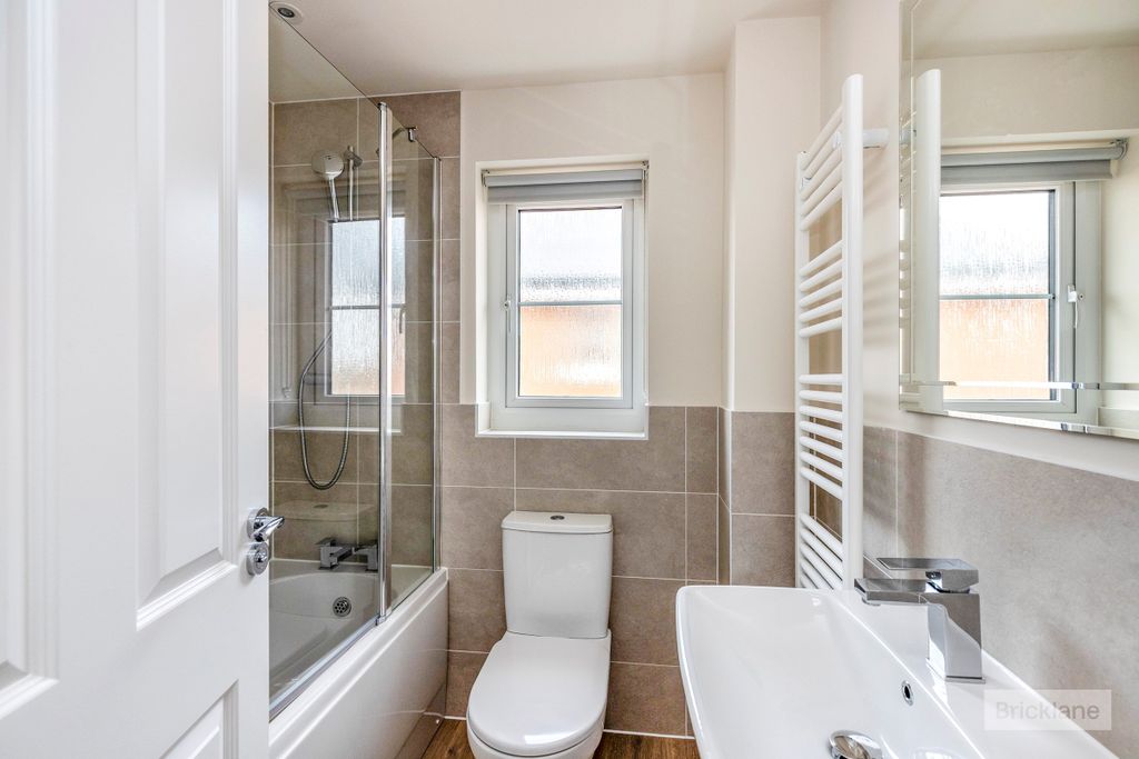 Property photo 3 of 7 Bathroom