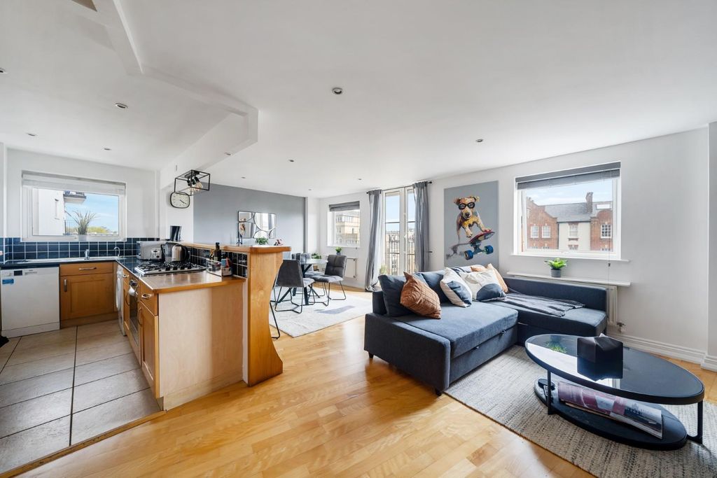 Property photo 2 of 13