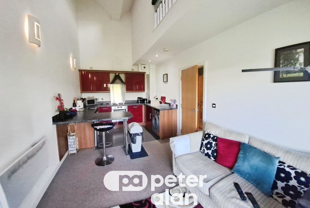 Property photo 3 of 14