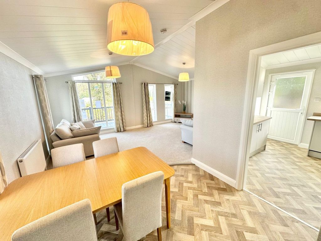 Property photo 2 of 5 Willerby Kingswood 9 Scaled.Jpg