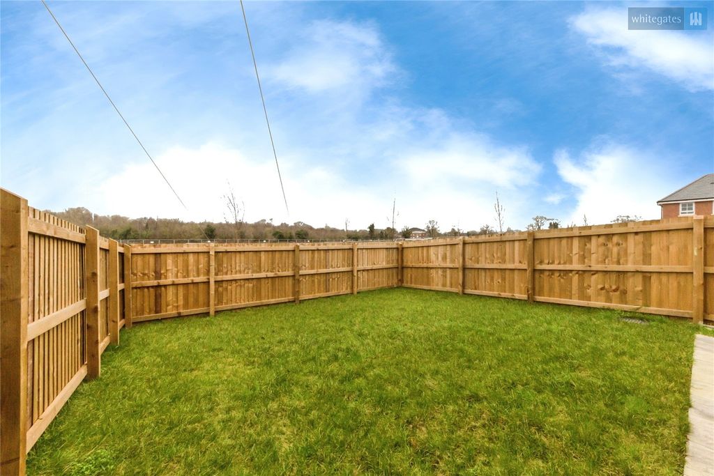 Property photo 2 of 18 Picture No. 16