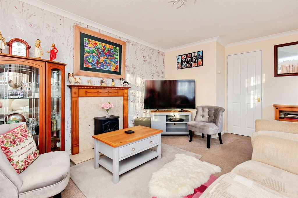 Property photo 2 of 15