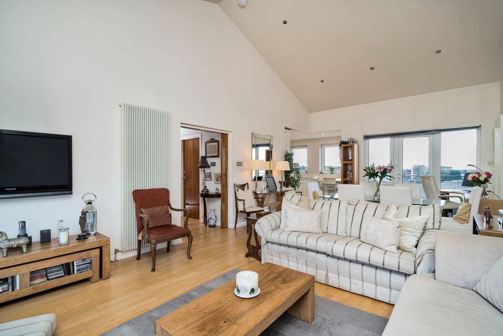 Property photo 2 of 25 Property Image 2