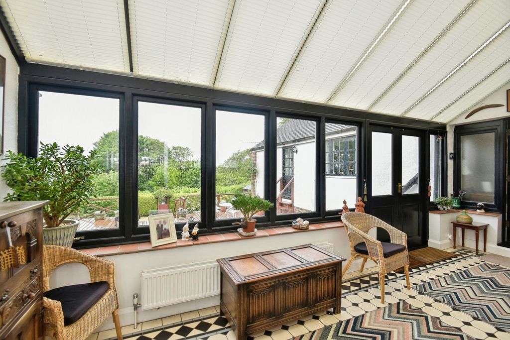 Property photo 2 of 19 Conservatory