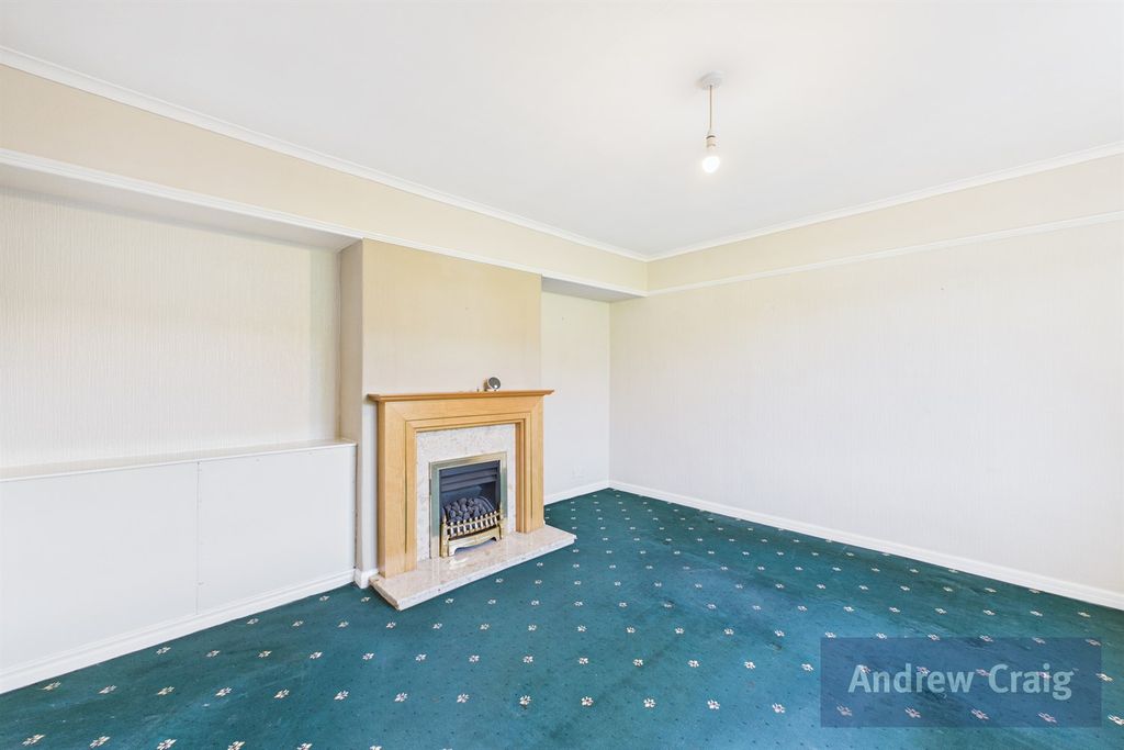 Property photo 2 of 11 Lounge