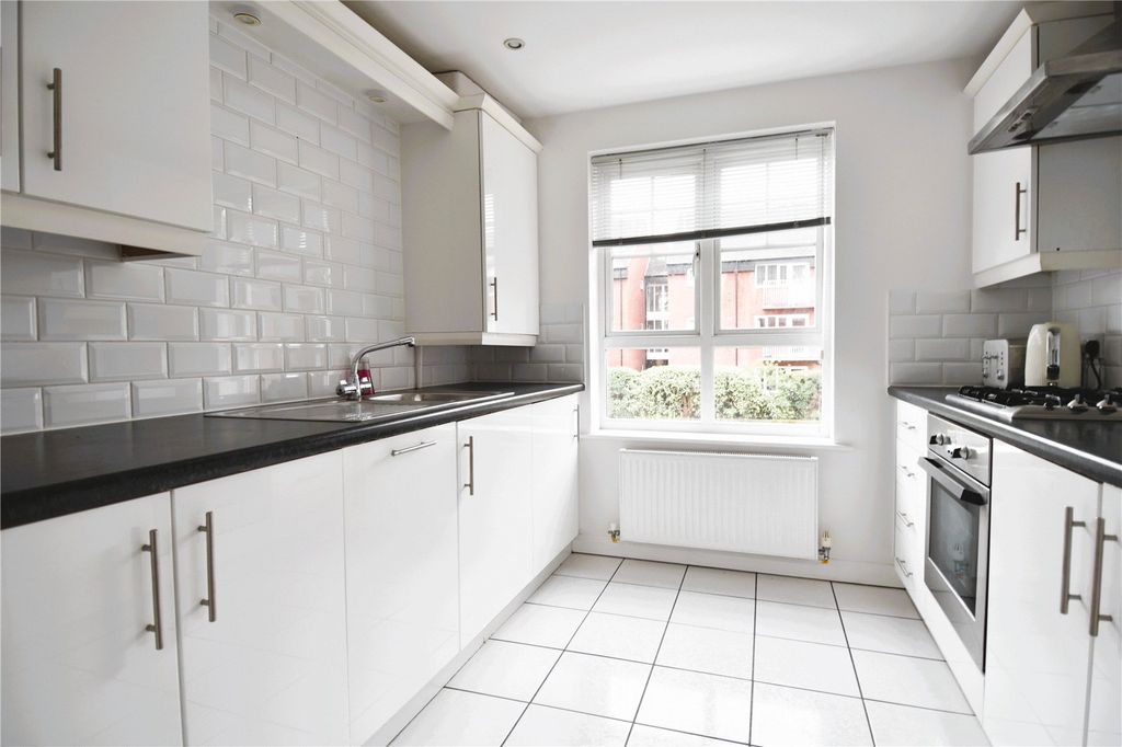Property photo 2 of 10 Picture No. 17