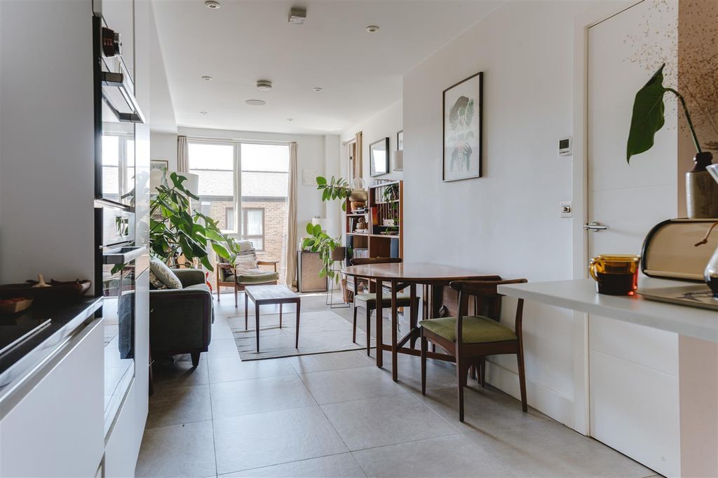 Property photo 3 of 20 Wadeson_Street-9.Jpg