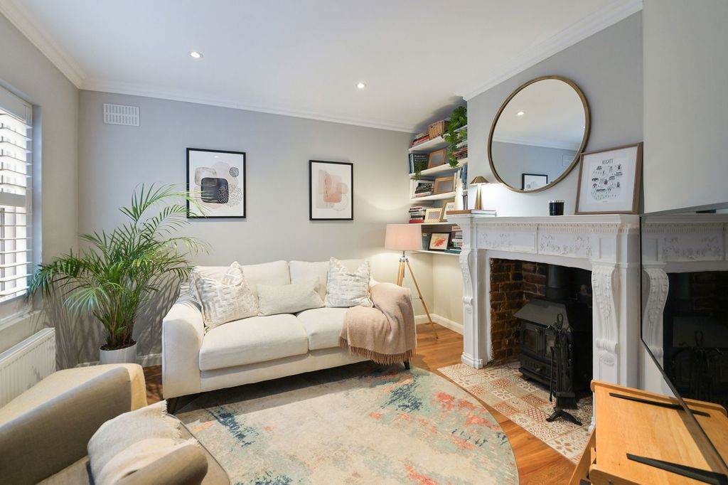 Property photo 3 of 12