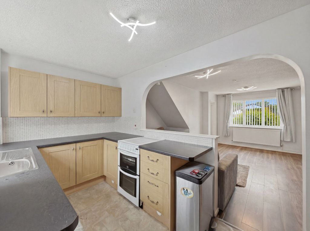 Property photo 3 of 11 5179565