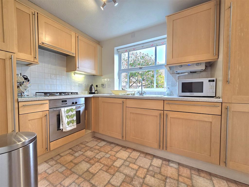 Property photo 2 of 18