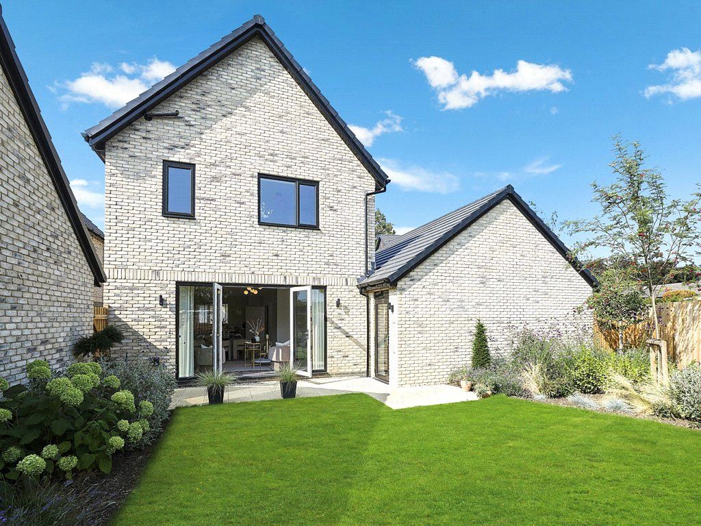 Property photo 3 of 9 Bucklands Place