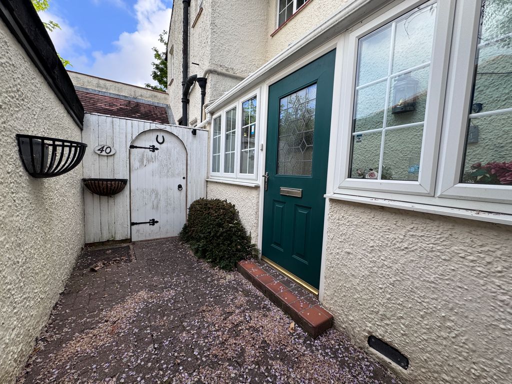 Property photo 2 of 20