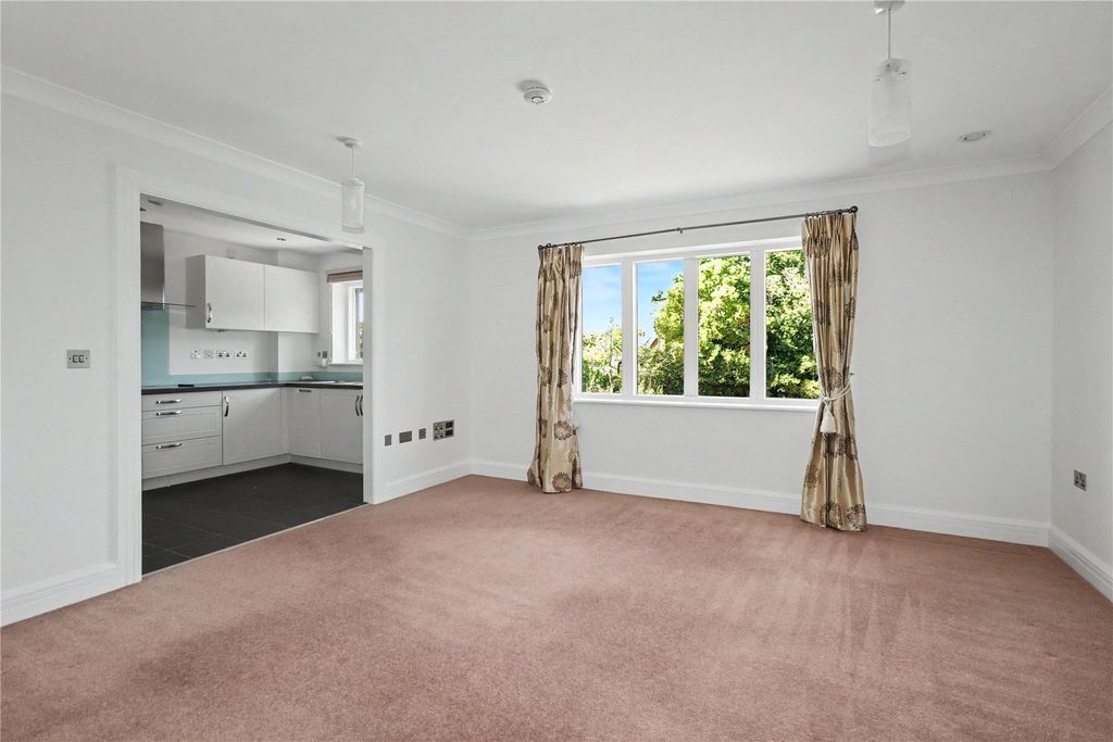 Property photo 3 of 9 Picture No. 14