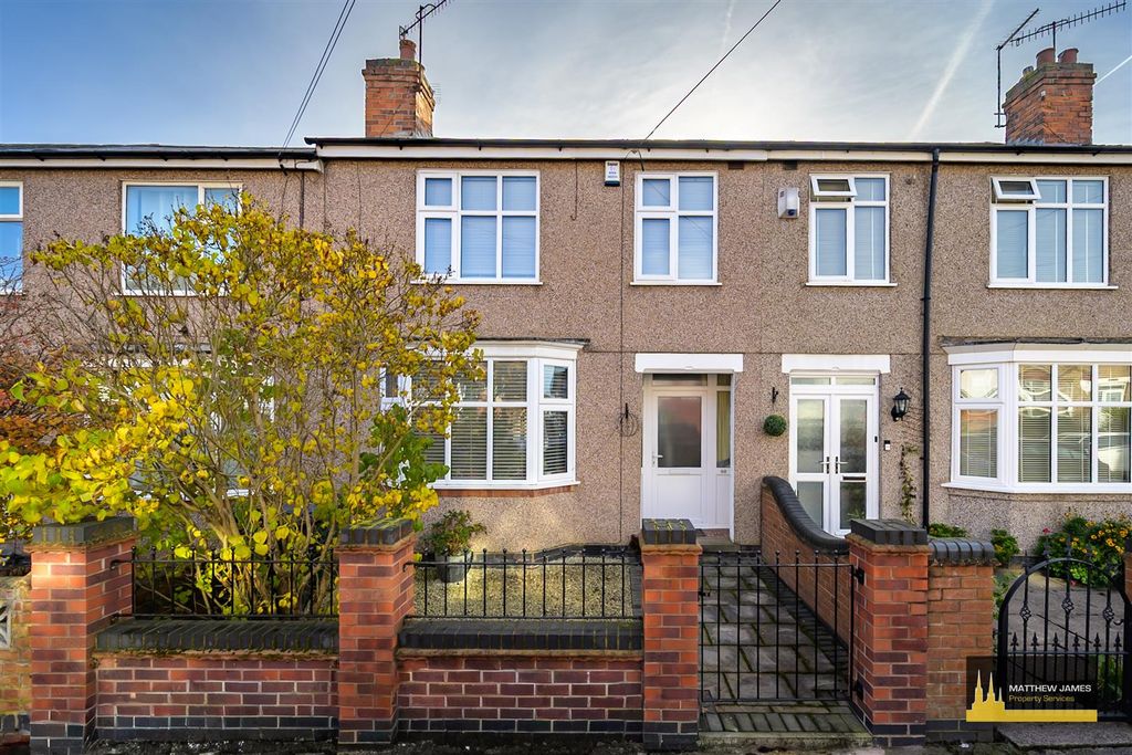 Property photo 2 of 22 Front Garden