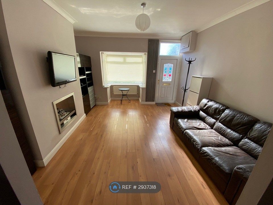 Property photo 3 of 18