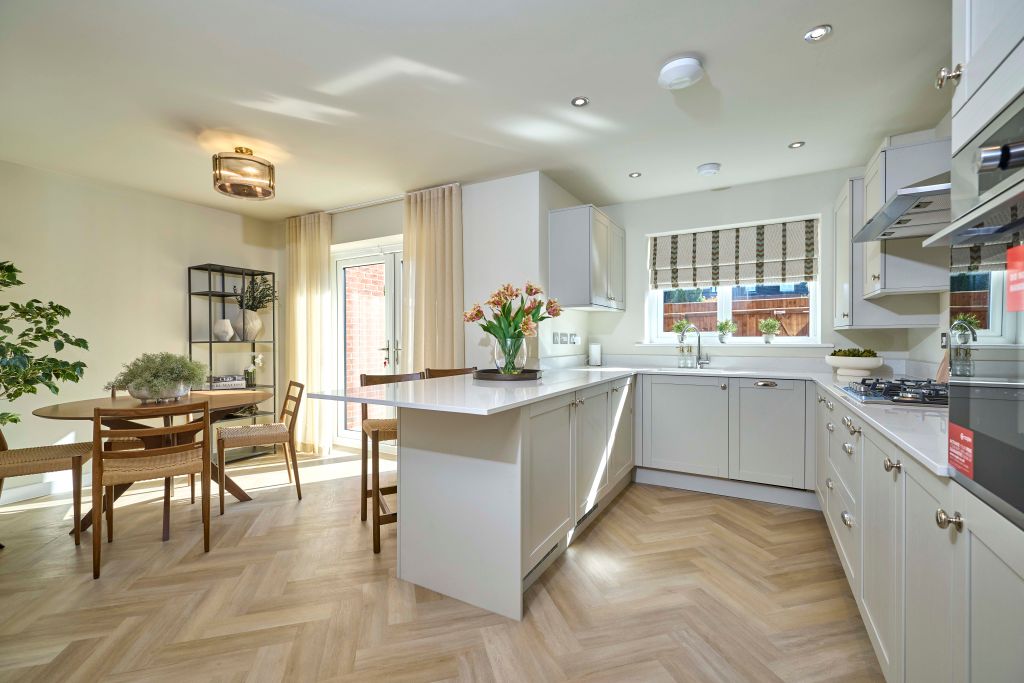 Property photo 1 of 13 Kitchen / Dining