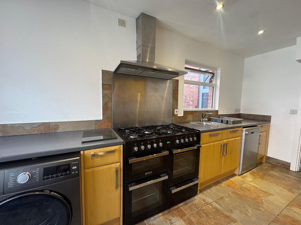 Property photo 3 of 17 Whatsapp Image 2026-08-28 At 2.06.18 Pm (9)