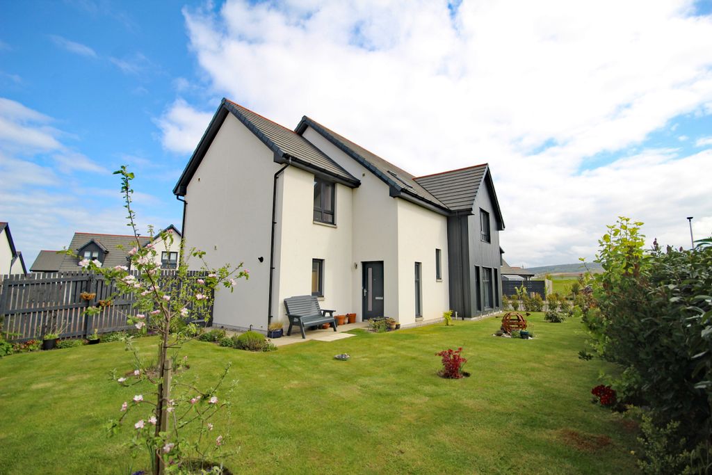 Property photo 1 of 36