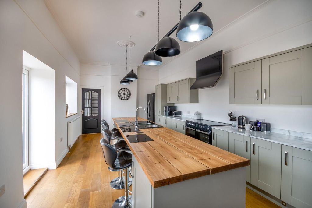 Property photo 2 of 43 Dsc_1844-Edit.Jpg