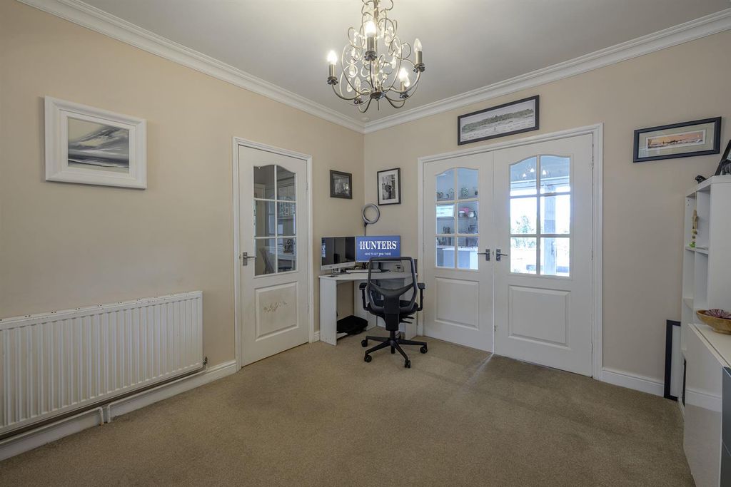 Additional image 5 of 4 bed semi-detached house for saleAmblecote Road, Brierley Hill DY5