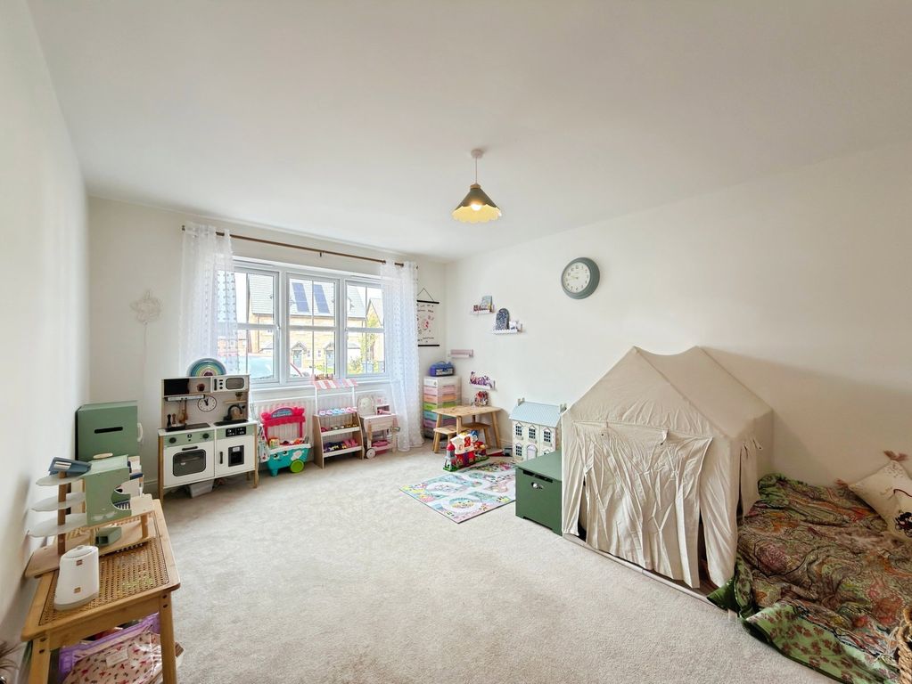 Property photo 3 of 27