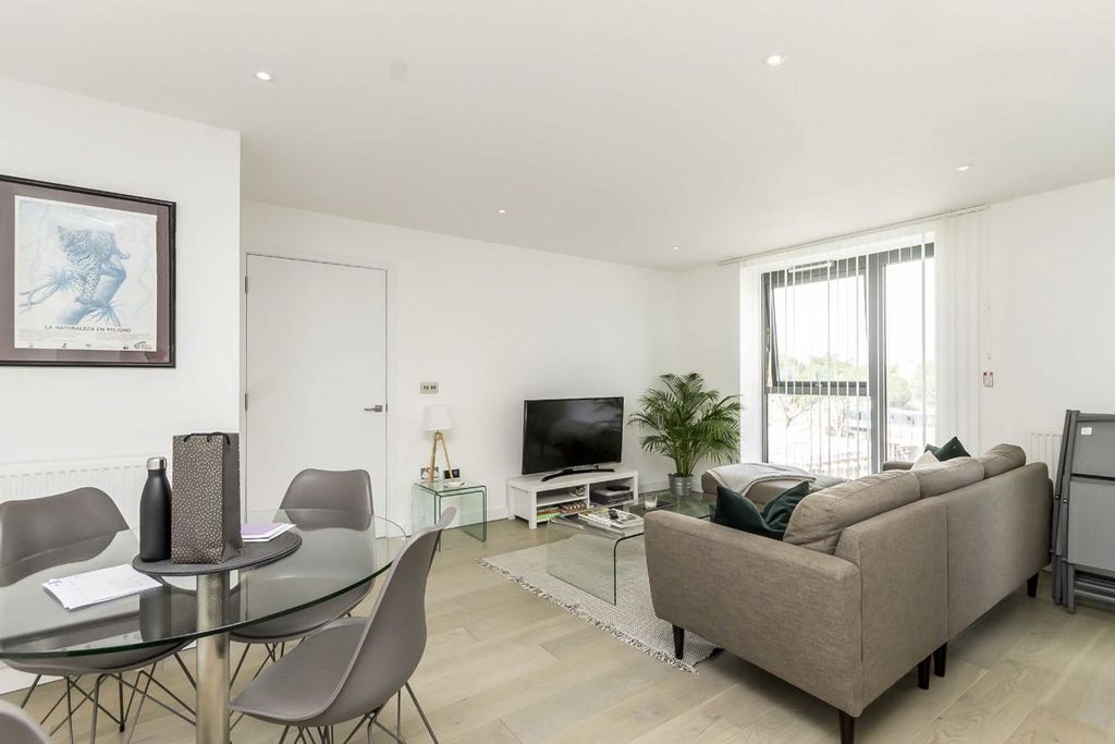 Property photo 3 of 9