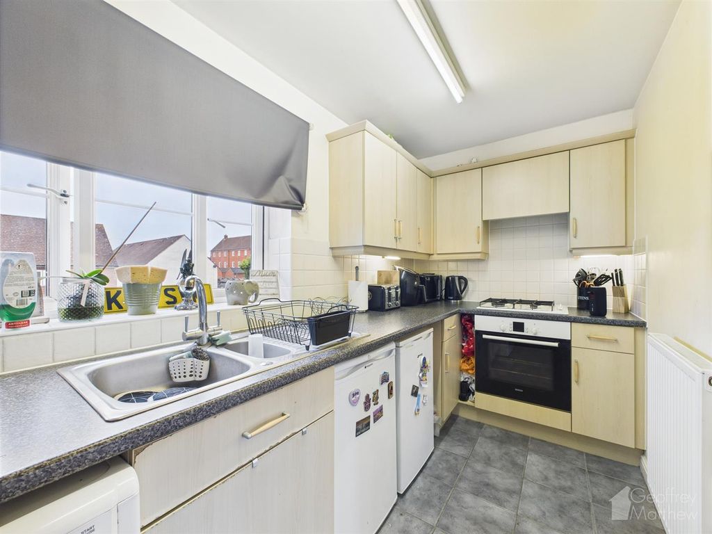 Property photo 3 of 11 Cam02365G0-Pr0320-Still006.Jpg