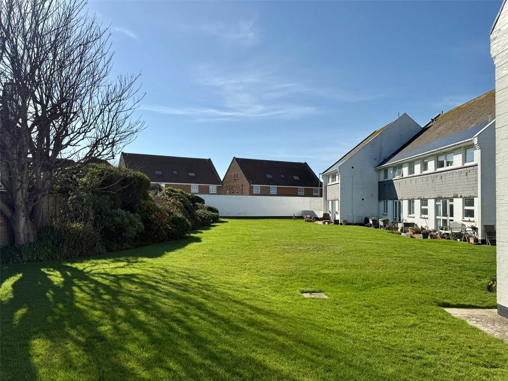 Property photo 2 of 15 Picture No. 14