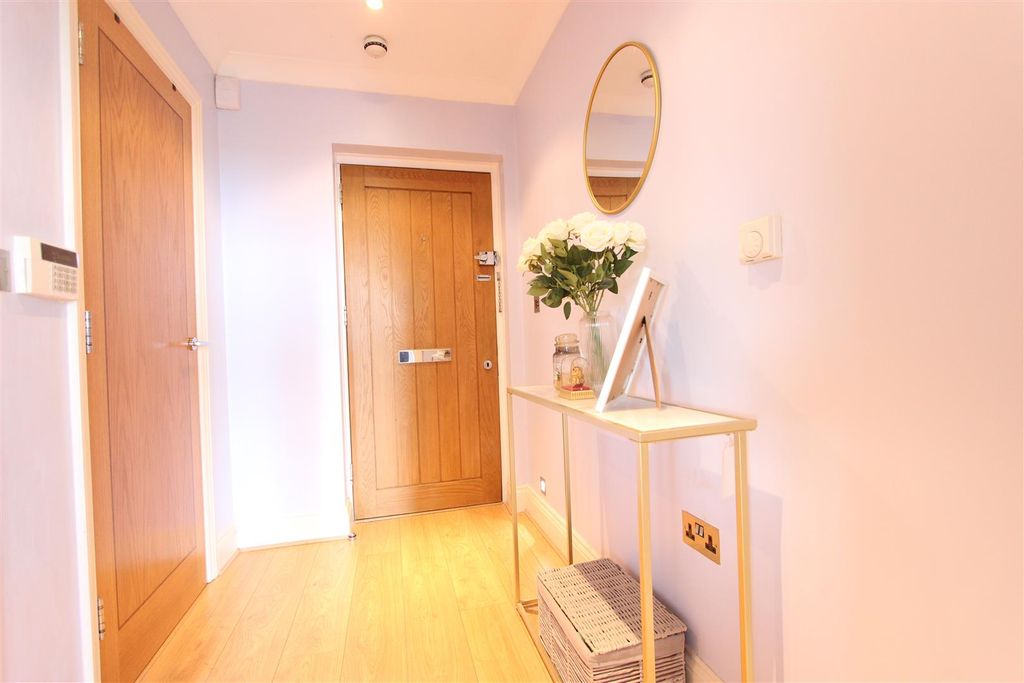 Property photo 2 of 14 Img_4099.Jpg