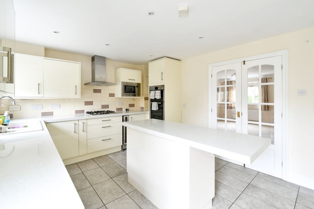 Property photo 2 of 22