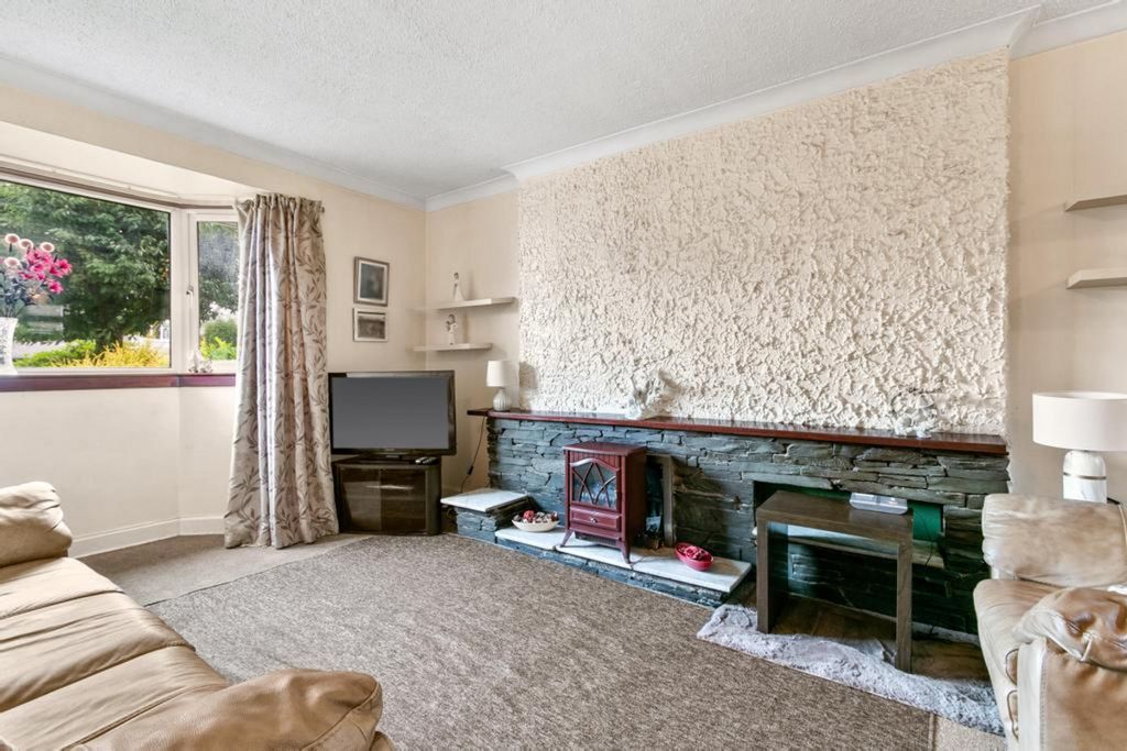 Property photo 3 of 27