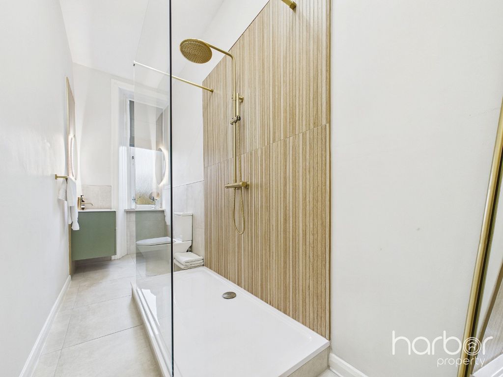 Property photo 3 of 15 5897115