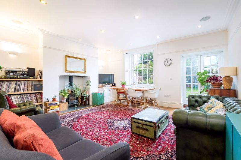 Property photo 3 of 19 Sitting Room