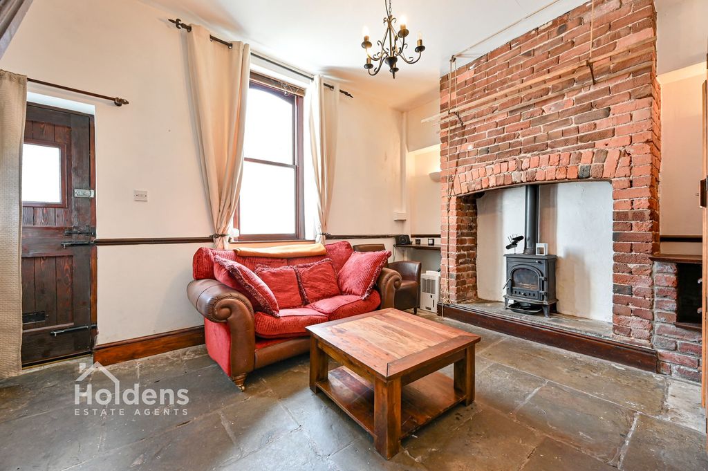 Property photo 2 of 17