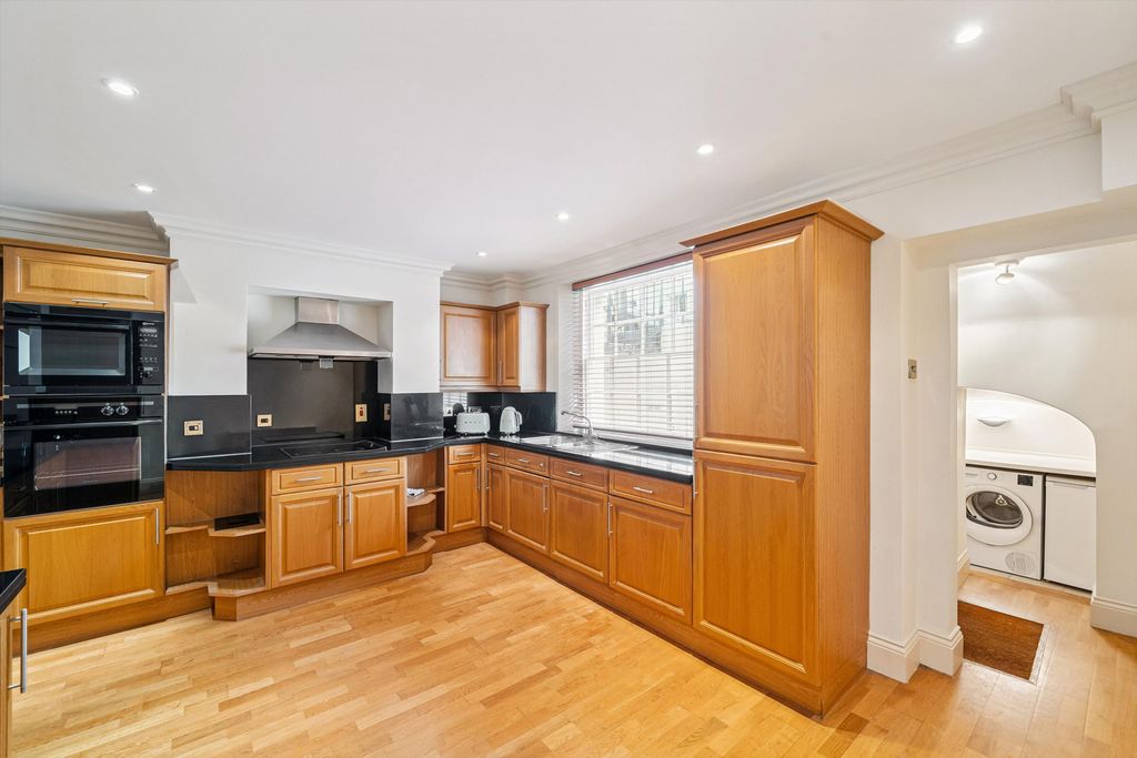Property photo 2 of 14 Image